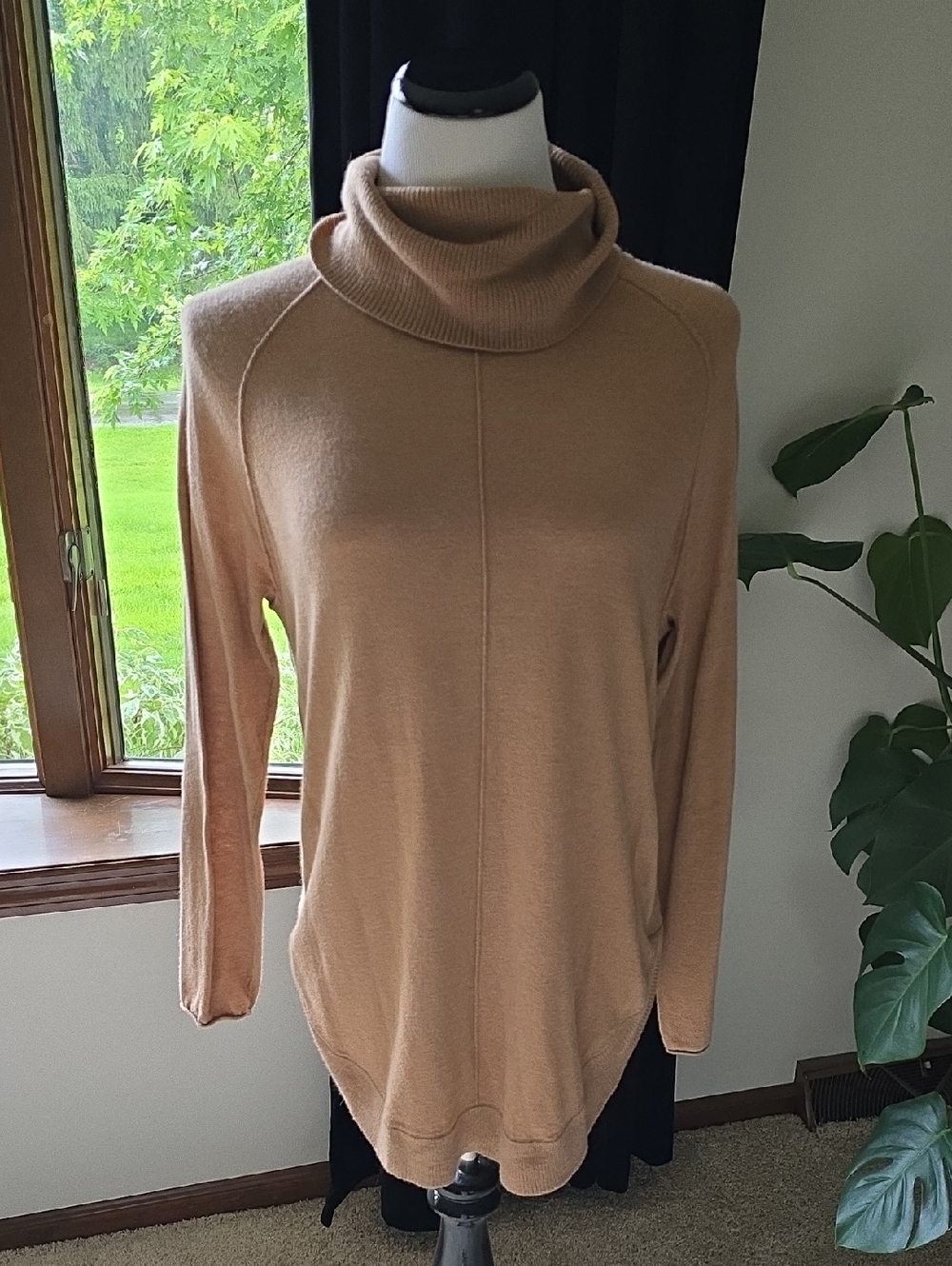 Turtleneck Cozy Knit Sweater - Camel Sz XS